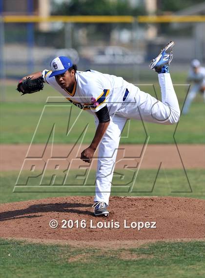 Thumbnail 1 in Chino @ Charter Oak photogallery.