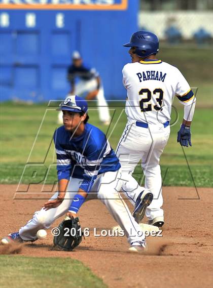 Thumbnail 1 in Chino @ Charter Oak photogallery.