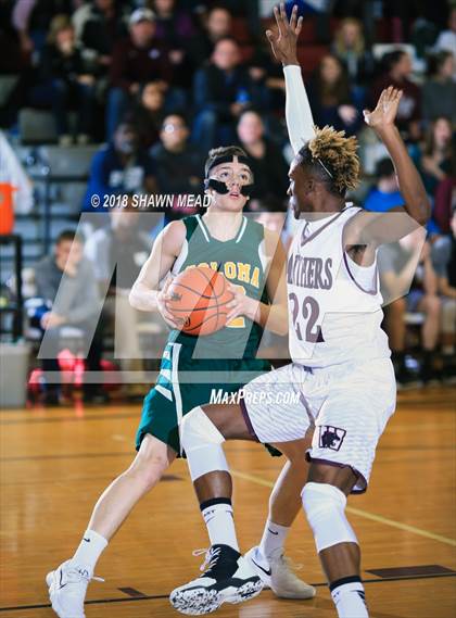 Thumbnail 3 in Watervliet vs. Coloma photogallery.