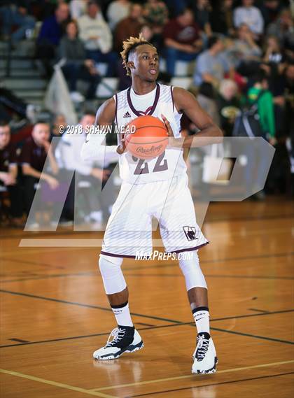 Thumbnail 3 in Watervliet vs. Coloma photogallery.