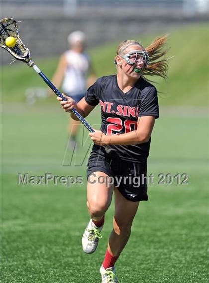 Thumbnail 1 in Mount Sinai vs Shoreham-Wading River (Section 11 Class C Final) photogallery.