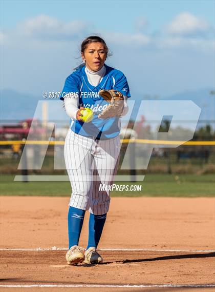 Thumbnail 2 in Silver Creek vs. Pueblo Central (CHSAA 4A Semifinal) photogallery.