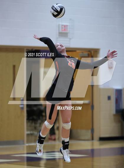 Thumbnail 2 in Westfall vs. Wheelersburg (OHSAA D3 Regional) photogallery.