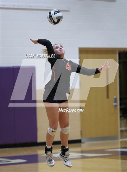 Thumbnail 1 in Westfall vs. Wheelersburg (OHSAA D3 Regional) photogallery.