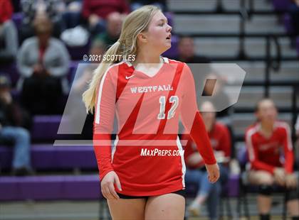Thumbnail 3 in Westfall vs. Wheelersburg (OHSAA D3 Regional) photogallery.