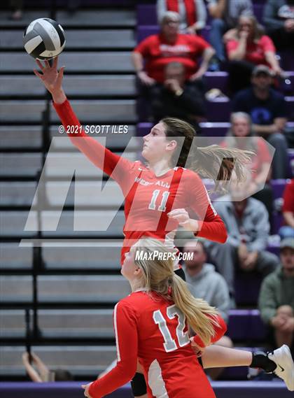 Thumbnail 3 in Westfall vs. Wheelersburg (OHSAA D3 Regional) photogallery.