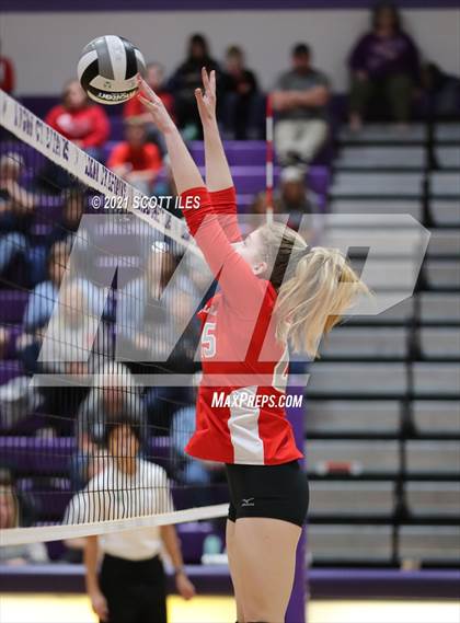 Thumbnail 2 in Westfall vs. Wheelersburg (OHSAA D3 Regional) photogallery.