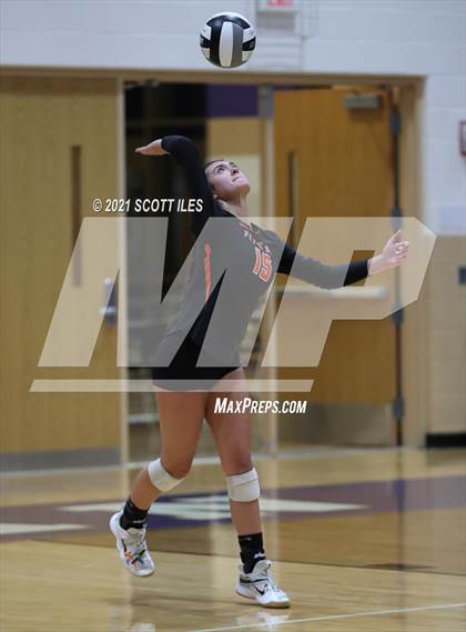 Thumbnail 2 in Westfall vs. Wheelersburg (OHSAA D3 Regional) photogallery.