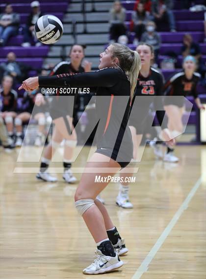 Thumbnail 1 in Westfall vs. Wheelersburg (OHSAA D3 Regional) photogallery.