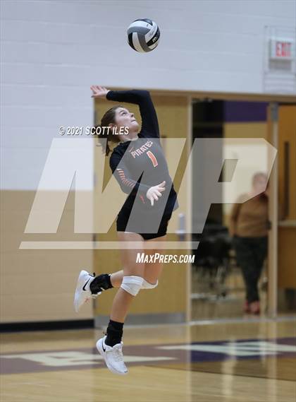 Thumbnail 2 in Westfall vs. Wheelersburg (OHSAA D3 Regional) photogallery.