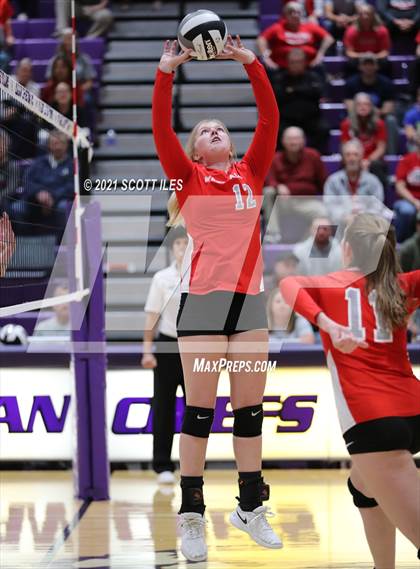 Thumbnail 3 in Westfall vs. Wheelersburg (OHSAA D3 Regional) photogallery.