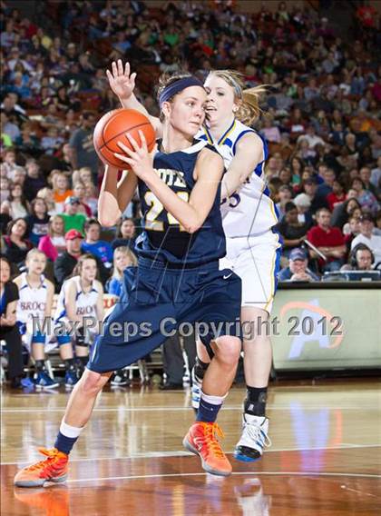 Thumbnail 1 in Poth vs. Brock (UIL 2A Final) photogallery.