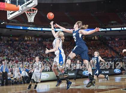 Thumbnail 2 in Poth vs. Brock (UIL 2A Final) photogallery.