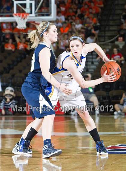 Thumbnail 1 in Poth vs. Brock (UIL 2A Final) photogallery.