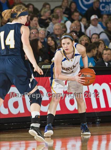 Thumbnail 3 in Poth vs. Brock (UIL 2A Final) photogallery.