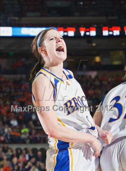 Thumbnail 2 in Poth vs. Brock (UIL 2A Final) photogallery.