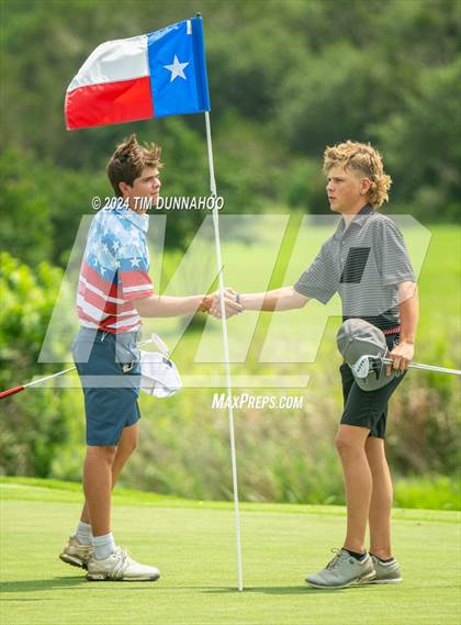 Thumbnail 3 in UIL 3A Boys Golf Finals photogallery.