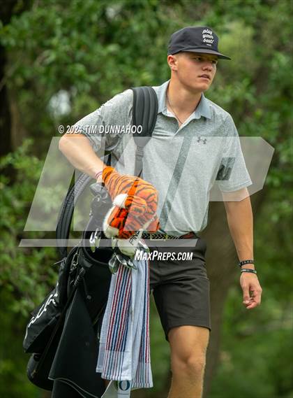 Thumbnail 2 in UIL 3A Boys Golf Finals photogallery.