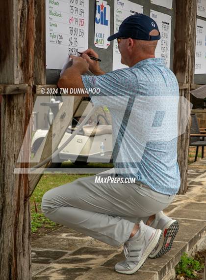 Thumbnail 3 in UIL 3A Boys Golf Finals photogallery.