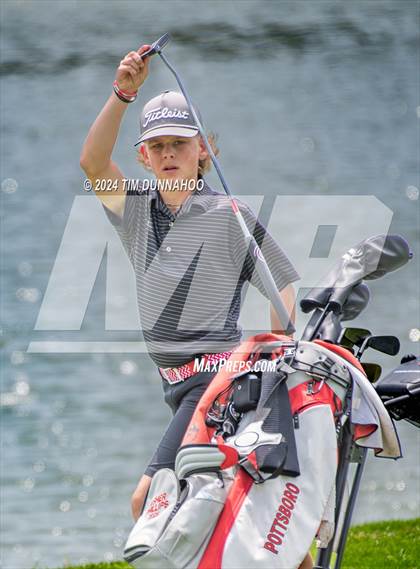 Thumbnail 3 in UIL 3A Boys Golf Finals photogallery.