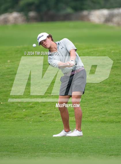 Thumbnail 3 in UIL 3A Boys Golf Finals photogallery.
