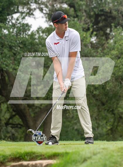 Thumbnail 2 in UIL 3A Boys Golf Finals photogallery.