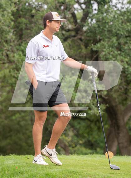 Thumbnail 2 in UIL 3A Boys Golf Finals photogallery.