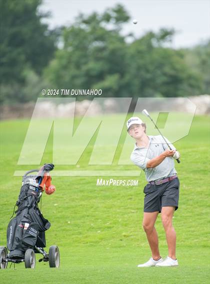 Thumbnail 2 in UIL 3A Boys Golf Finals photogallery.
