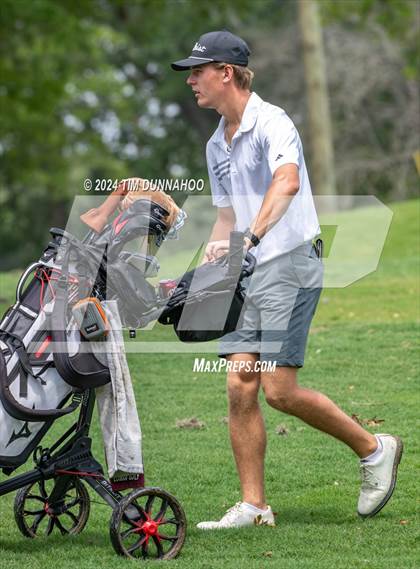 Thumbnail 2 in UIL 3A Boys Golf Finals photogallery.