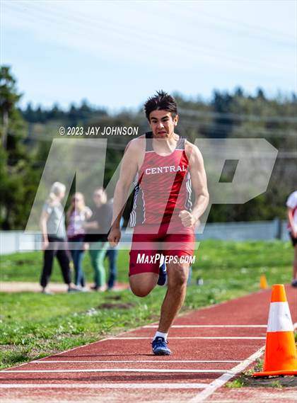 Thumbnail 1 in Mid-Willamette Conference Meet photogallery.