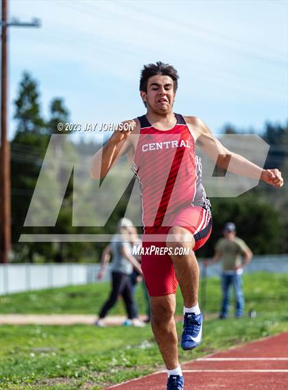 Thumbnail 2 in Mid-Willamette Conference Meet photogallery.