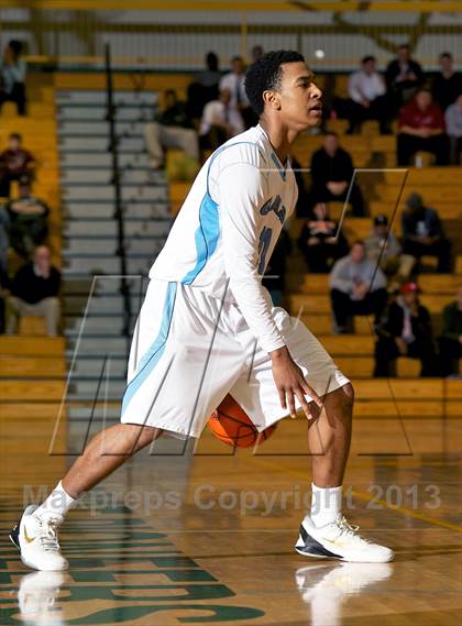 Thumbnail 2 in Chaminade vs. St. Mary's (CHSAA Semifinal) photogallery.