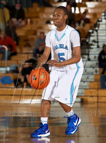 Thumbnail 3 in Chaminade vs. St. Mary's (CHSAA Semifinal) photogallery.