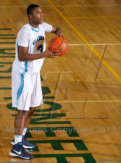 Thumbnail 2 in Chaminade vs. St. Mary's (CHSAA Semifinal) photogallery.
