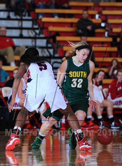 Thumbnail 1 in Manhattan vs Shawnee Mission South (Mid America Classic 2nd Round) photogallery.