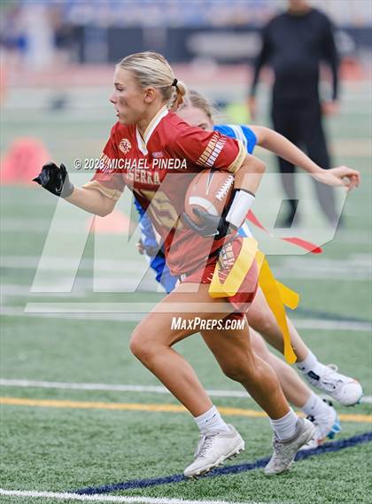 Thumbnail 2 in JSerra Catholic vs Santa Margarita (South County Showdown) photogallery.