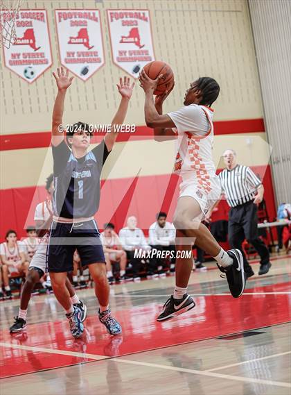 Thumbnail 2 in Suffern vs White Plains (3rd Annual Dom Narcisco Memorial Foundation Invitational) photogallery.