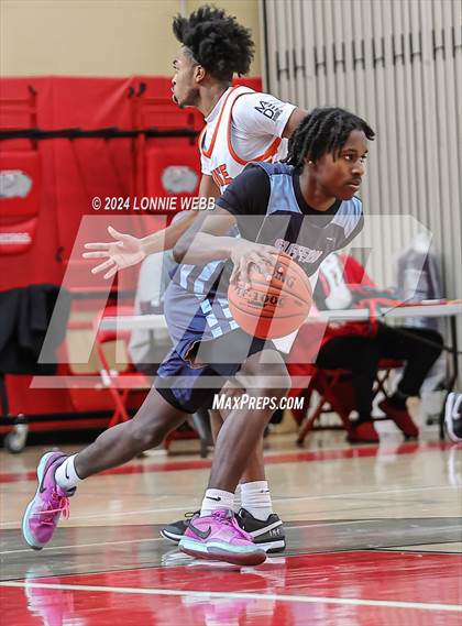 Thumbnail 2 in Suffern vs White Plains (3rd Annual Dom Narcisco Memorial Foundation Invitational) photogallery.
