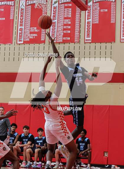 Thumbnail 3 in Suffern vs White Plains (3rd Annual Dom Narcisco Memorial Foundation Invitational) photogallery.