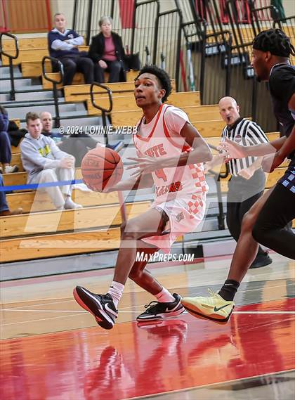 Thumbnail 1 in Suffern vs White Plains (3rd Annual Dom Narcisco Memorial Foundation Invitational) photogallery.