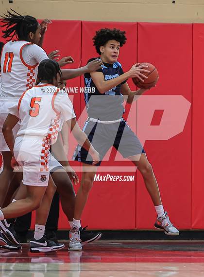 Thumbnail 3 in Suffern vs White Plains (3rd Annual Dom Narcisco Memorial Foundation Invitational) photogallery.