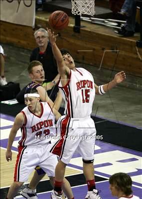 Thumbnail 3 in Escalon vs. Ripon (D4 Sec. Final)#2 photogallery.
