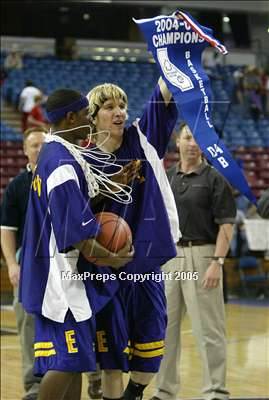 Thumbnail 2 in Escalon vs. Ripon (D4 Sec. Final)#2 photogallery.