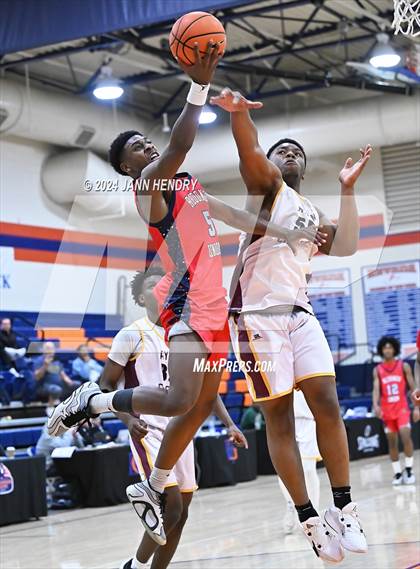 Thumbnail 3 in Layton Christian Academy vs. Redondo Union (Tarkanian Classic) photogallery.