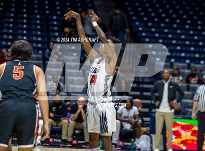 Thumbnail 1 in Loveland vs Mt. Healthy (Holiday Hardwood Classic) photogallery.