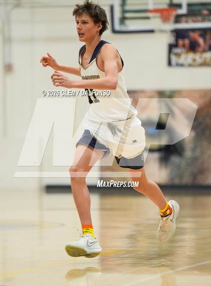 Thumbnail 3 in FR: Summit @ Summit photogallery.