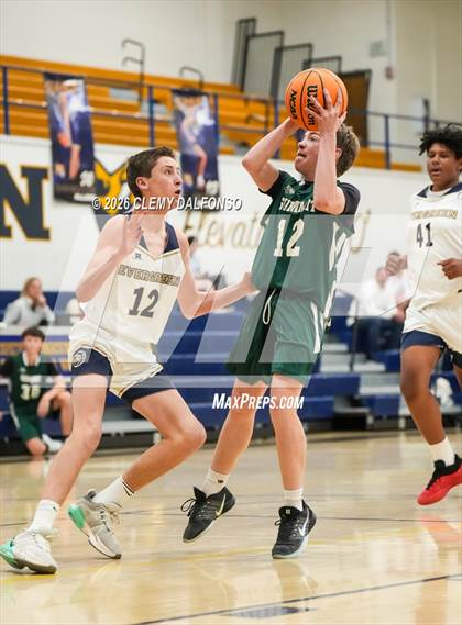 Thumbnail 3 in FR: Summit @ Summit photogallery.