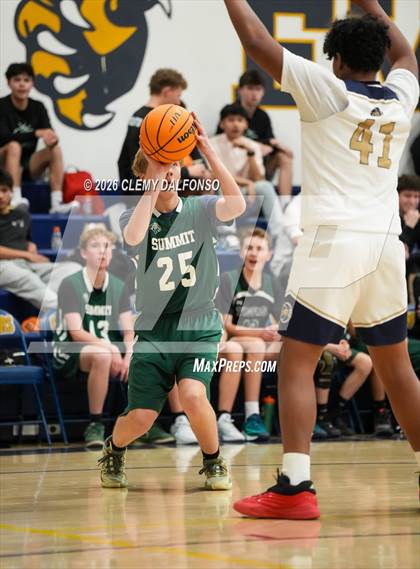 Thumbnail 2 in FR: Summit @ Summit photogallery.