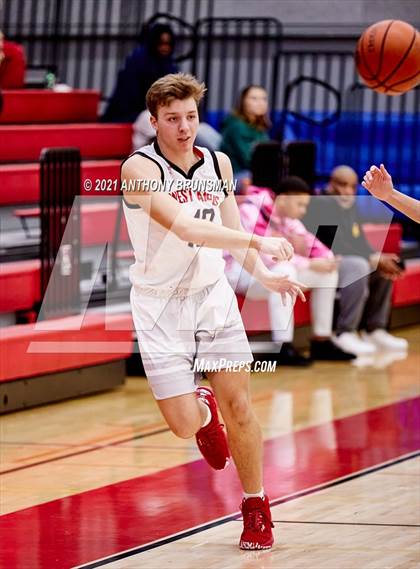 Thumbnail 2 in Bradshaw Christian vs. West Campus (Cordova Christmas Classic) photogallery.