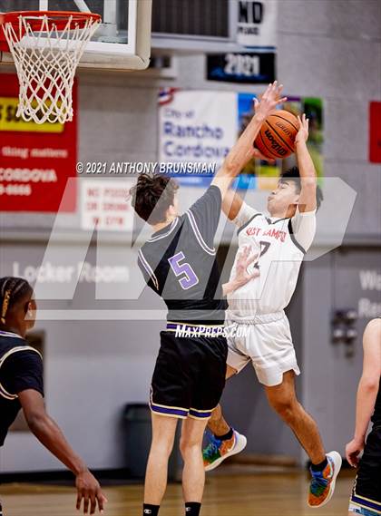 Thumbnail 3 in Bradshaw Christian vs. West Campus (Cordova Christmas Classic) photogallery.